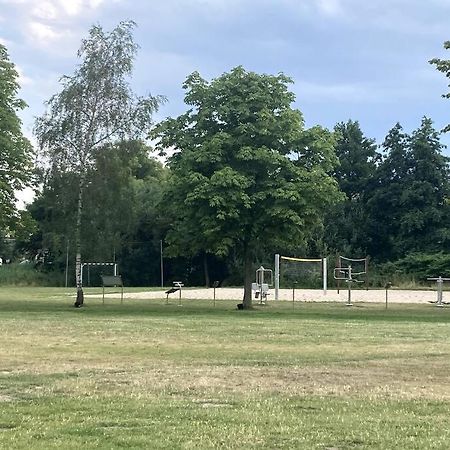 Gemuetliches Holzhaus Am See Warin Exteriör bild