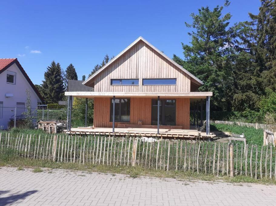 Gemuetliches Holzhaus Am See Warin Exteriör bild