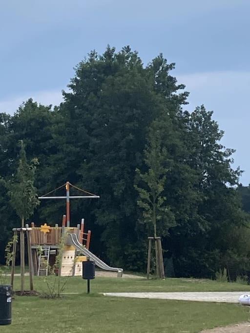 Gemuetliches Holzhaus Am See Warin Exteriör bild