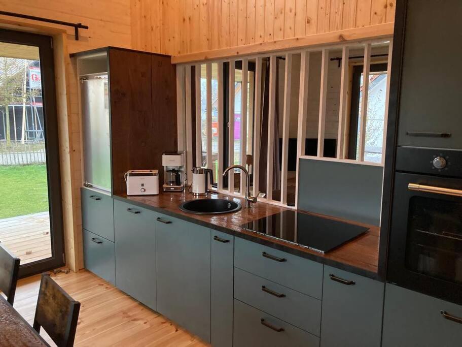 Gemuetliches Holzhaus Am See Warin Exteriör bild